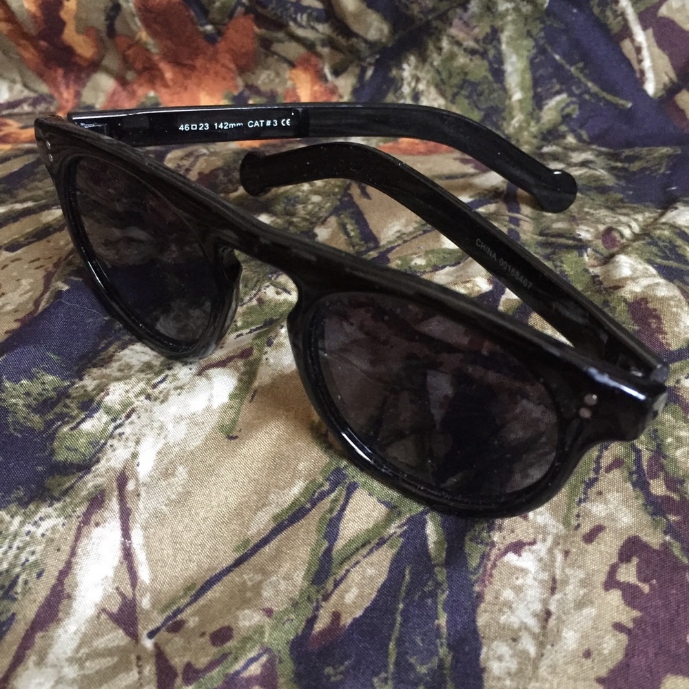 Shades - Picture 2 of 5
